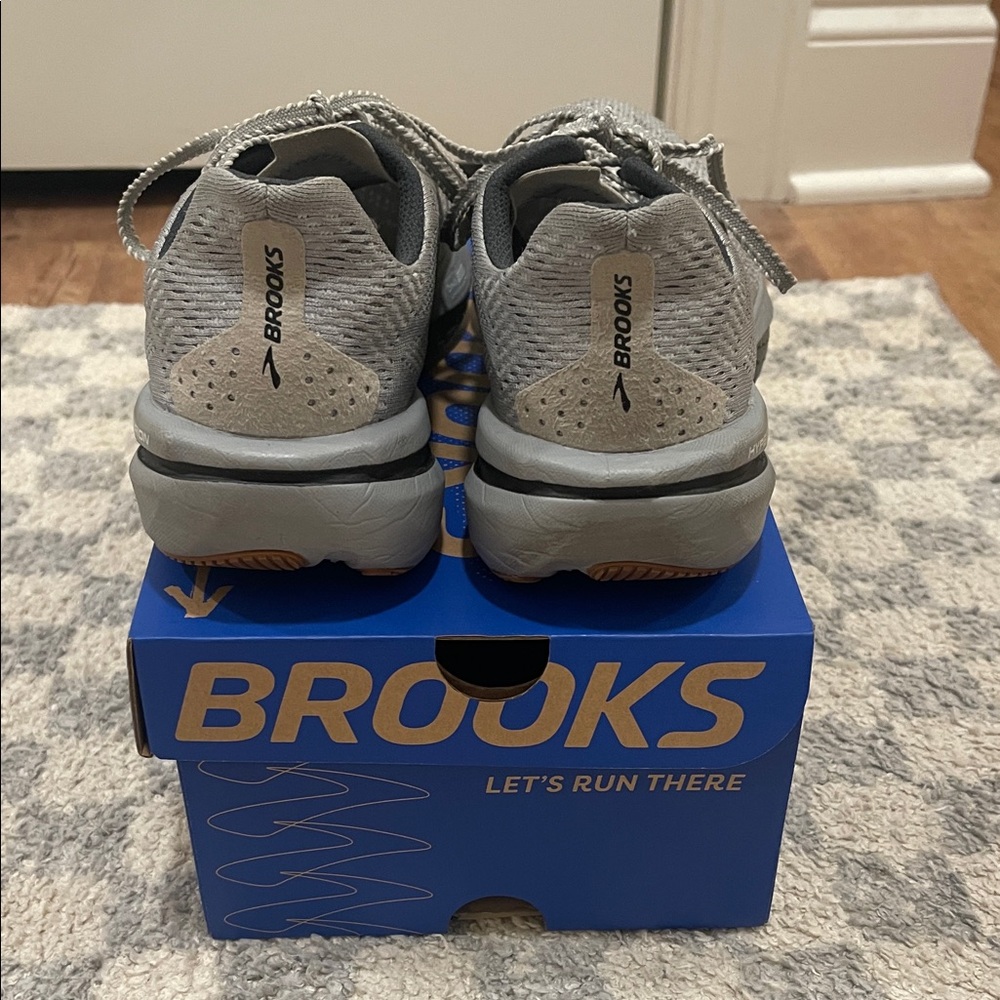 Brooks Hyperion 2 Running Shoes - Light Gray - Picture 4 of 7